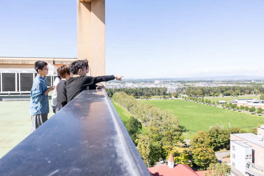 学生と行くキャンパスツアー